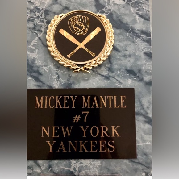 Mickey Mantle Picture Mounted Baseball Card & Plaque - Picture 6 of 12